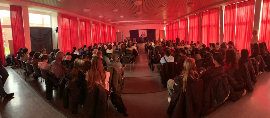 Balladen einmal anders – Theaterbesuch in der Gretchen-Aula